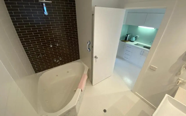 Comfort Inn Lorneview Apartments