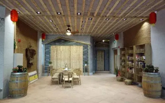 Xiangxi Hostel (Longmen Branch 2)