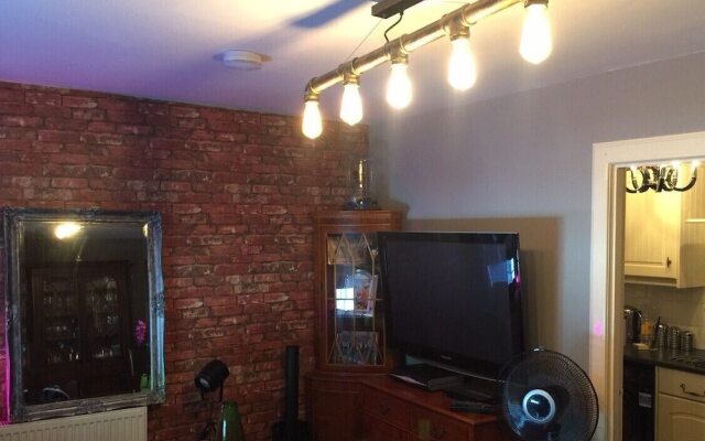 The Clacks Rustic Abode