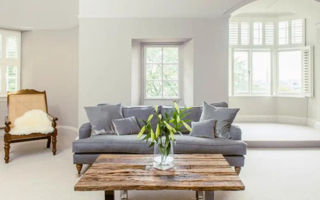Grand Edinburgh Castlehill Apartment
