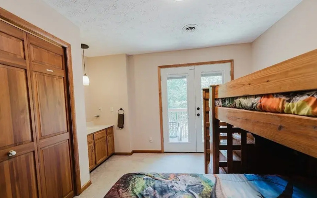 The Rose 5 Bedroom Cabin by RedAwning