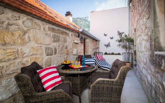 Holiday Home Secret Garden