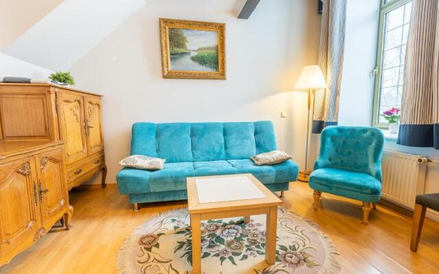 Daily Apartments - Split Level Apartment near Port