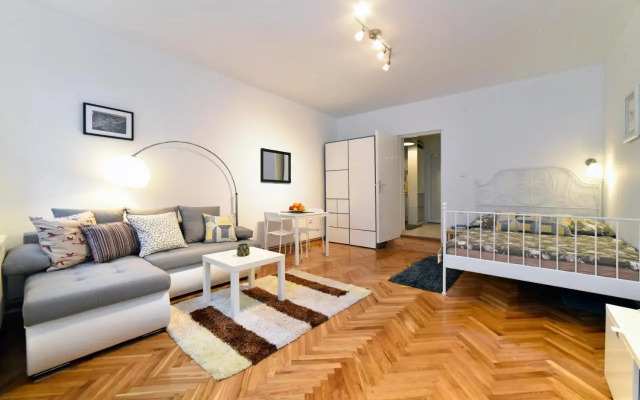 Block Apartment Upper Town