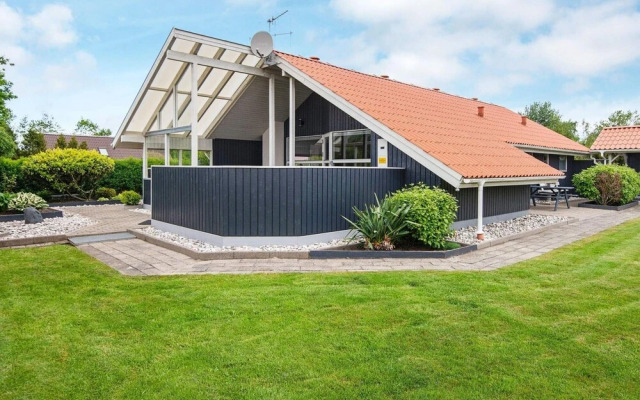 6 Person Holiday Home in Hemmet