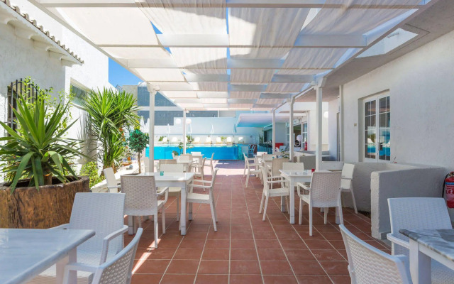 Castello Bianco Aparthotel