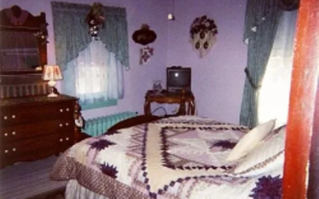 The Homespun Country Inn