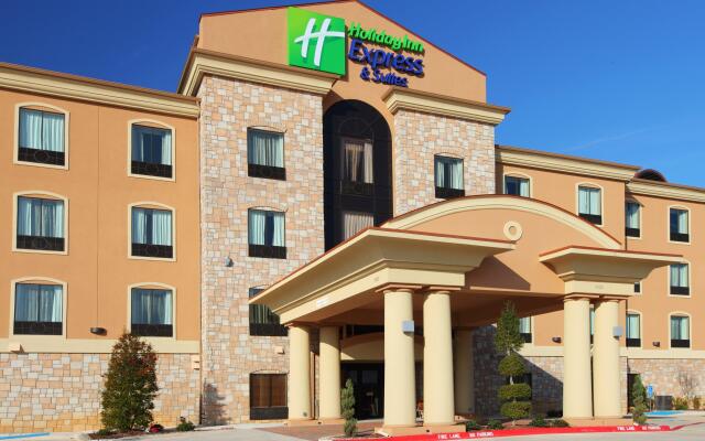 Holiday Inn Express & Suites Paris, Texas, an IHG Hotel