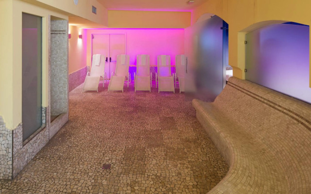 Art & Hotel
