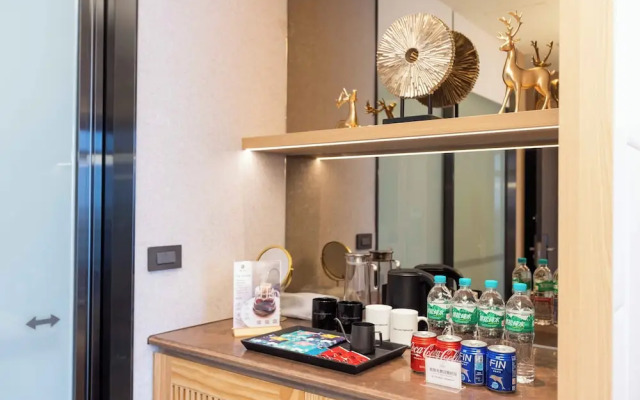 Euphoria Hotel
