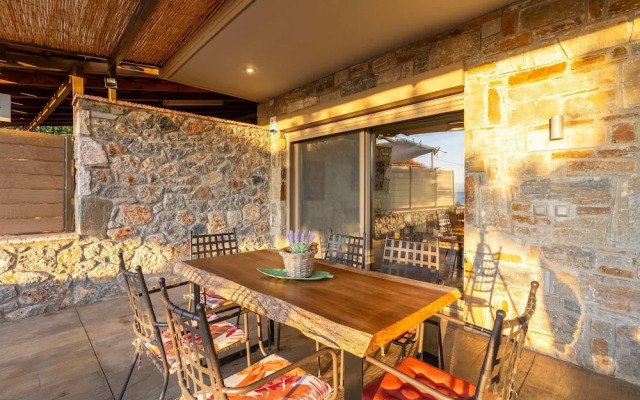 Verga Paradise Nest - A Blissful Hideout