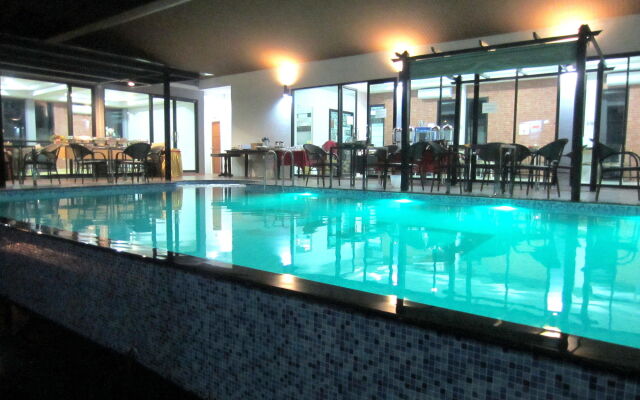 Life Grand Hotel
