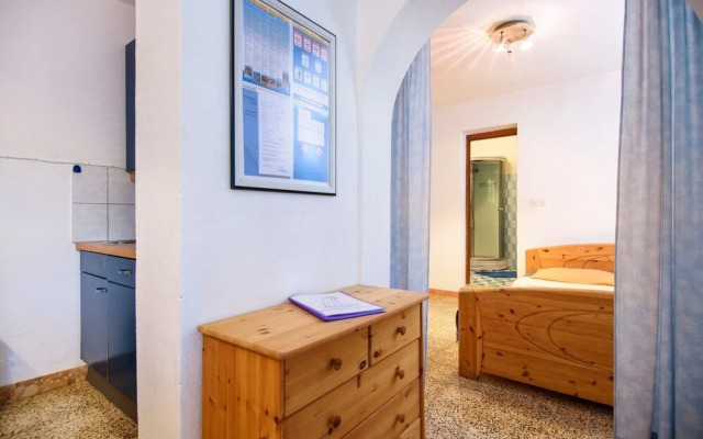 Modri Dragulj - With Pool - A1