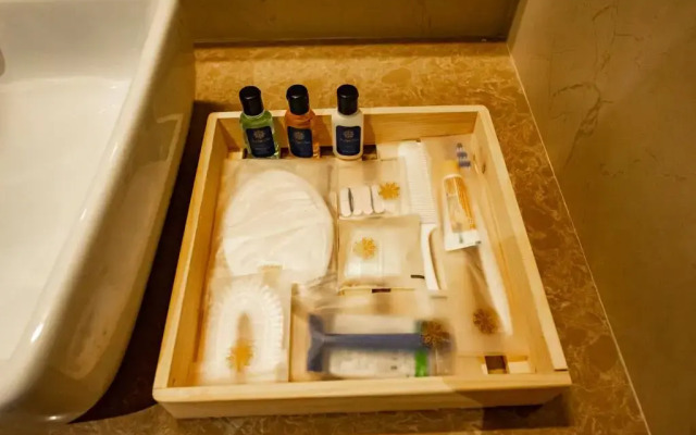 The Royal Palace Hotel 400703