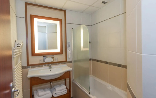 Kyriad Limoges Centre - Gare - Atrium