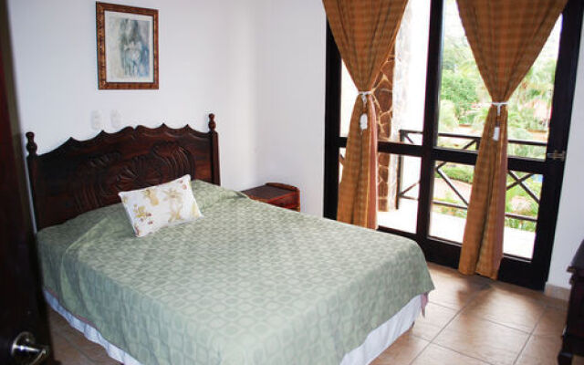 5th Flr Ocean View Penthouse with 2 Level Balcony