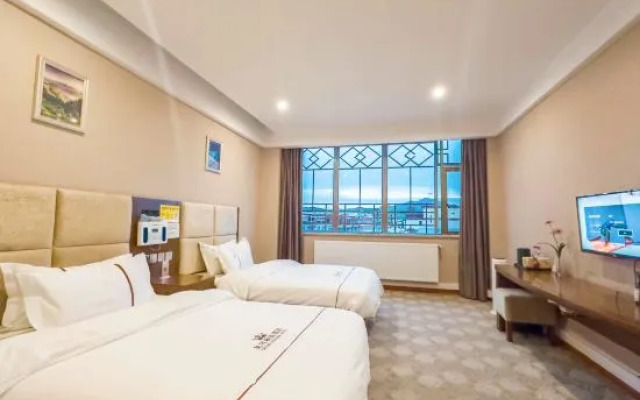 Crown Boutique Hotel