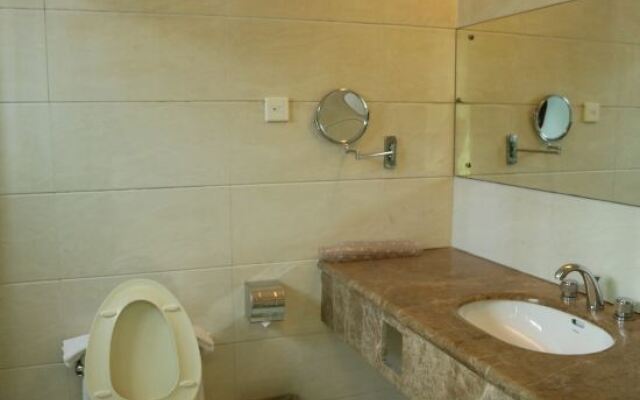 Duyun Jinpeng Hotel (Duyun Dashiban Ancient Street Store)