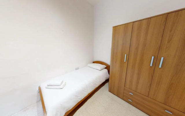 St Julians - Balluta Bay large 3 bedroom apartment