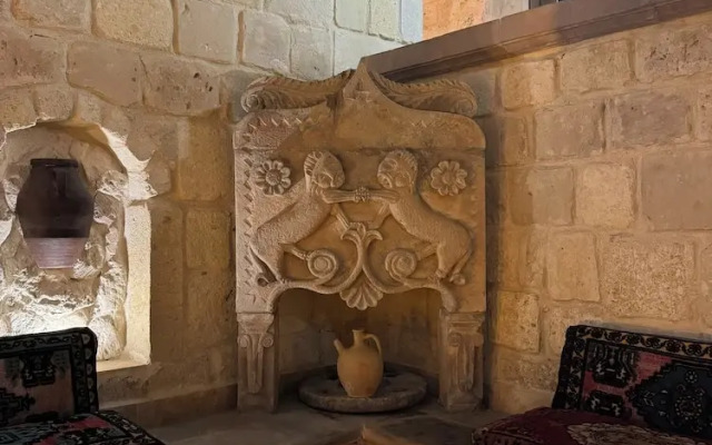 Midland Cave Suites