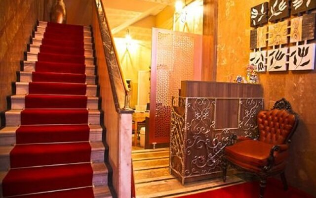 Romans Haute Couture Hotel