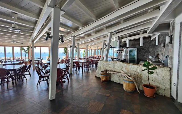 Le Mandrelle Beach Resort