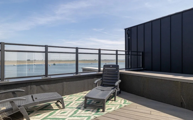 Seaside Getaway, Sint-annaland