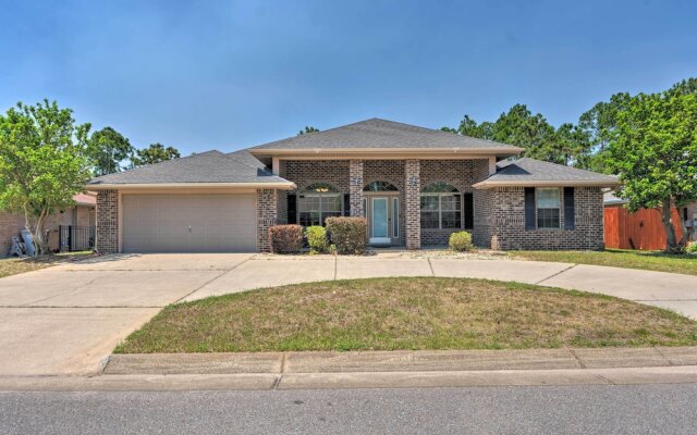 Sunny Coastal Getaway 5 Mi to Navarre Beach!