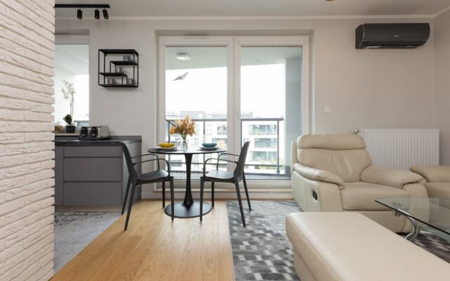 Stylish Apartment With AC by Renters
