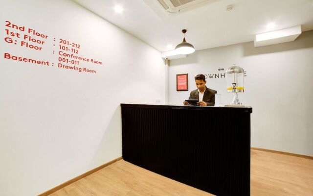 Oyo Townhouse 230 Old Gurgaon Sector 14