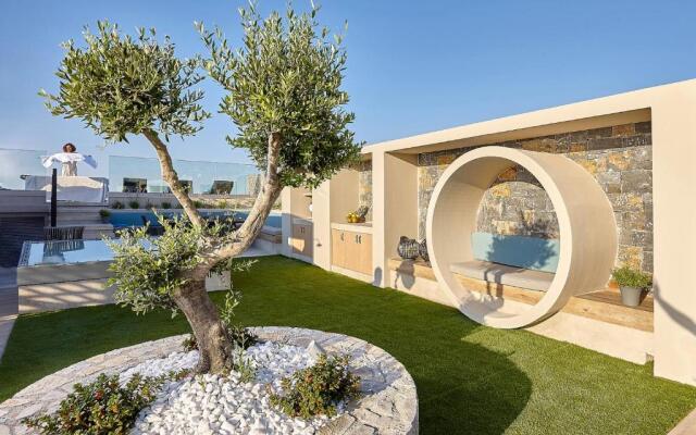 Seafront Apartments by Myseasight