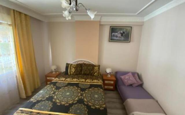 Emniyet Sokak Apartment