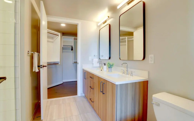 Prime Metro Proximity Condo at Clarendon