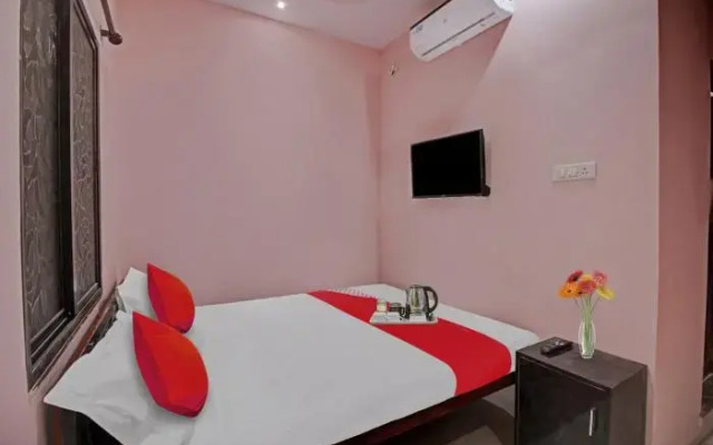 Flagship 90881 R K Guest House