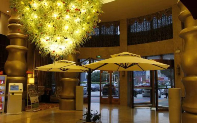 Beau Upward Maylily Hotel