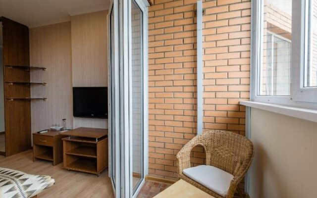 V Dvukh Shagakh na Festivalnom