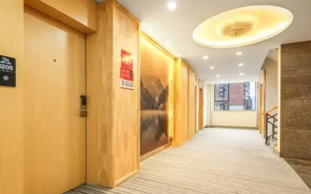 Junyi Select Hotel (Mixc Mall Guilin Railway Station Branch)