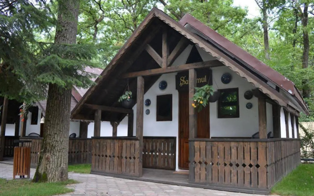 Cornul Vanatorului Bungalows