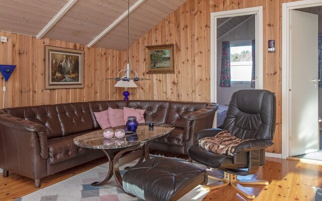 Cosy Holiday Home in Zealand With Whirlpool