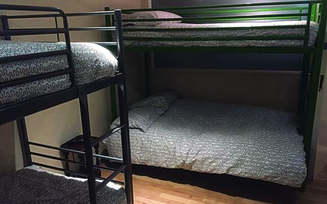 Bobby's Bunkhouse - Hostel