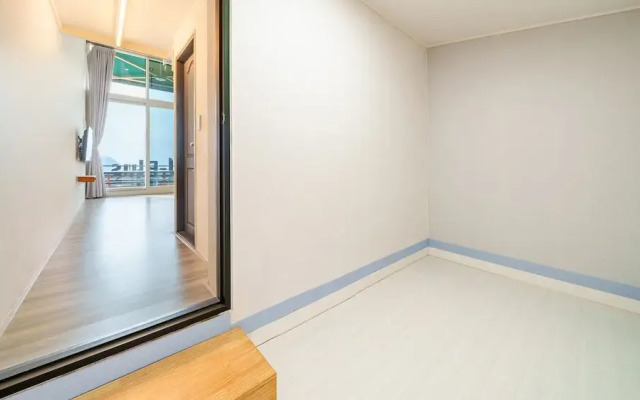 Yeosu Jplus Pension