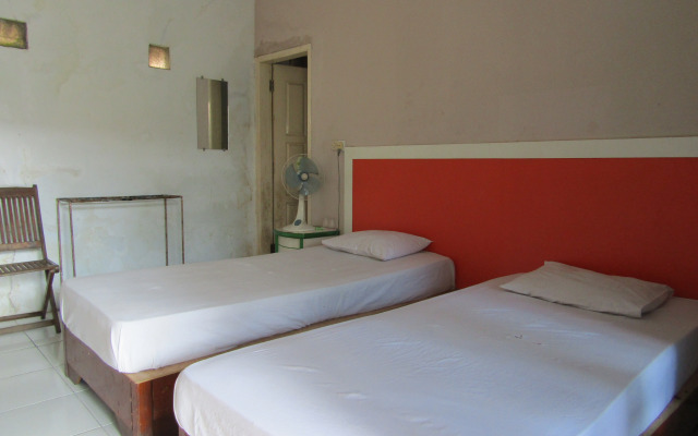 Hotel Kencana Jaya by ZUZU