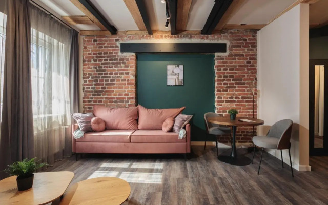 Colonel Suites & Apartments