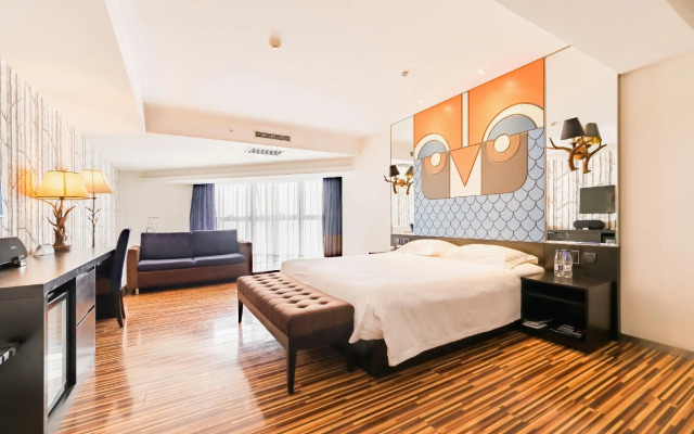 Orange Hotel Select