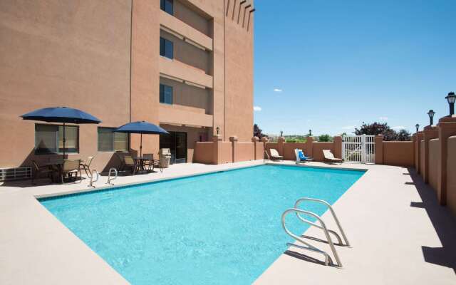 Hawthorn Suites by Wyndham Albuquerque