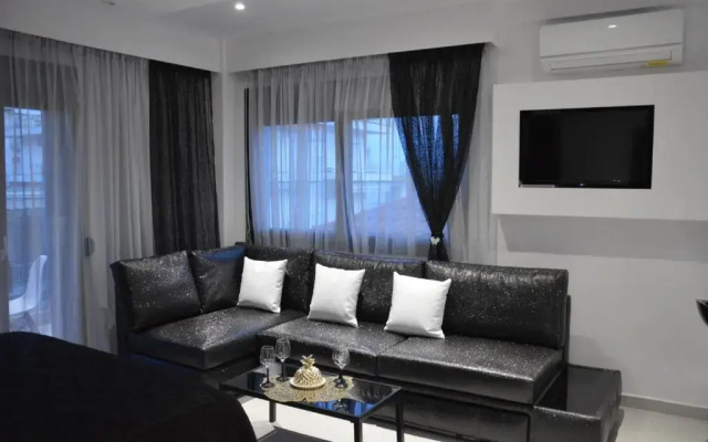 S. Luxury Princess Suite