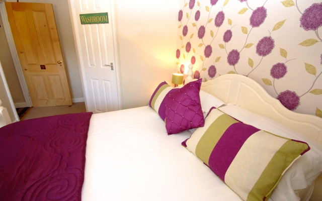 Holly Lodge Guest House