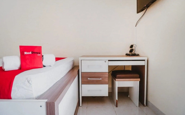 RedDoorz Plus near Semanggi