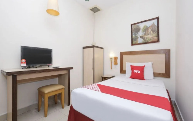 OYO 89968 Sri Sutra Hotel