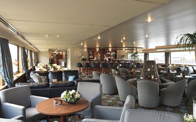 Crossgates Hotelship 3 Star Hafen Neuss